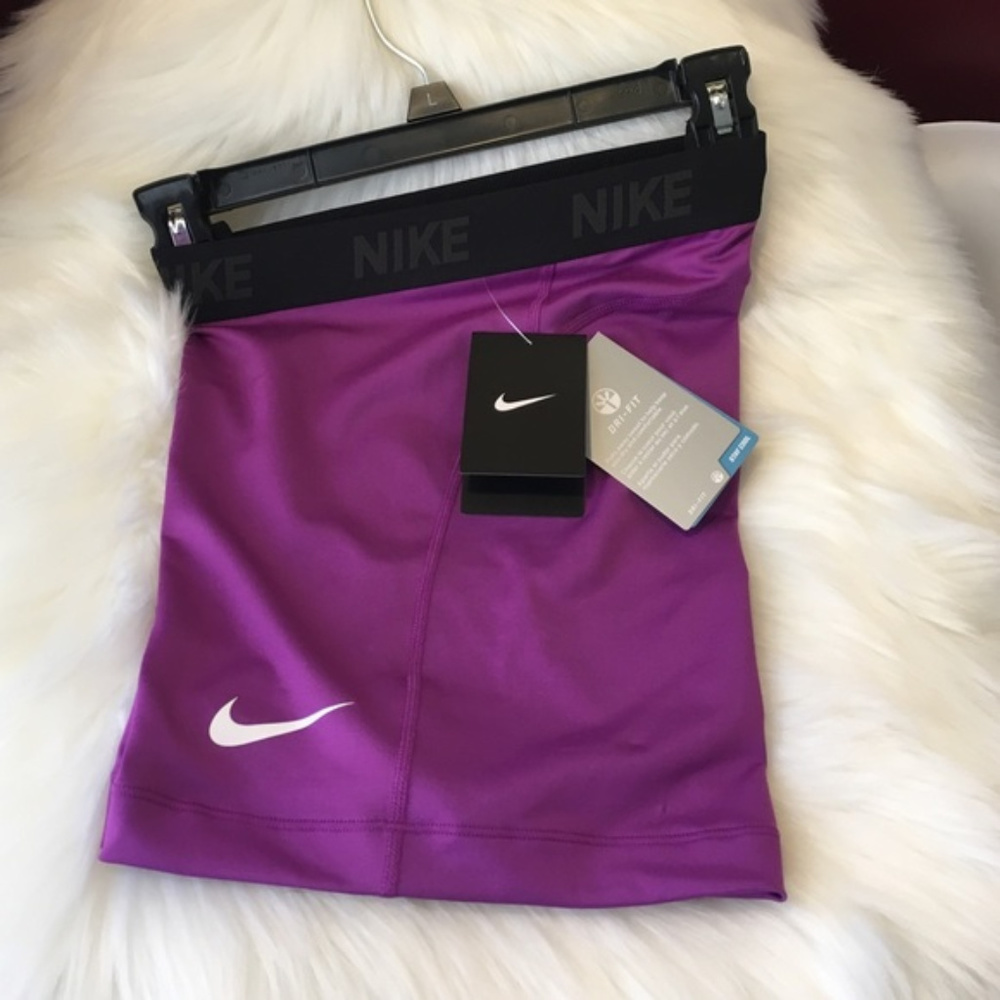SOLD Women's Nike Shorts Purple Training S L - Picture 5 of 7