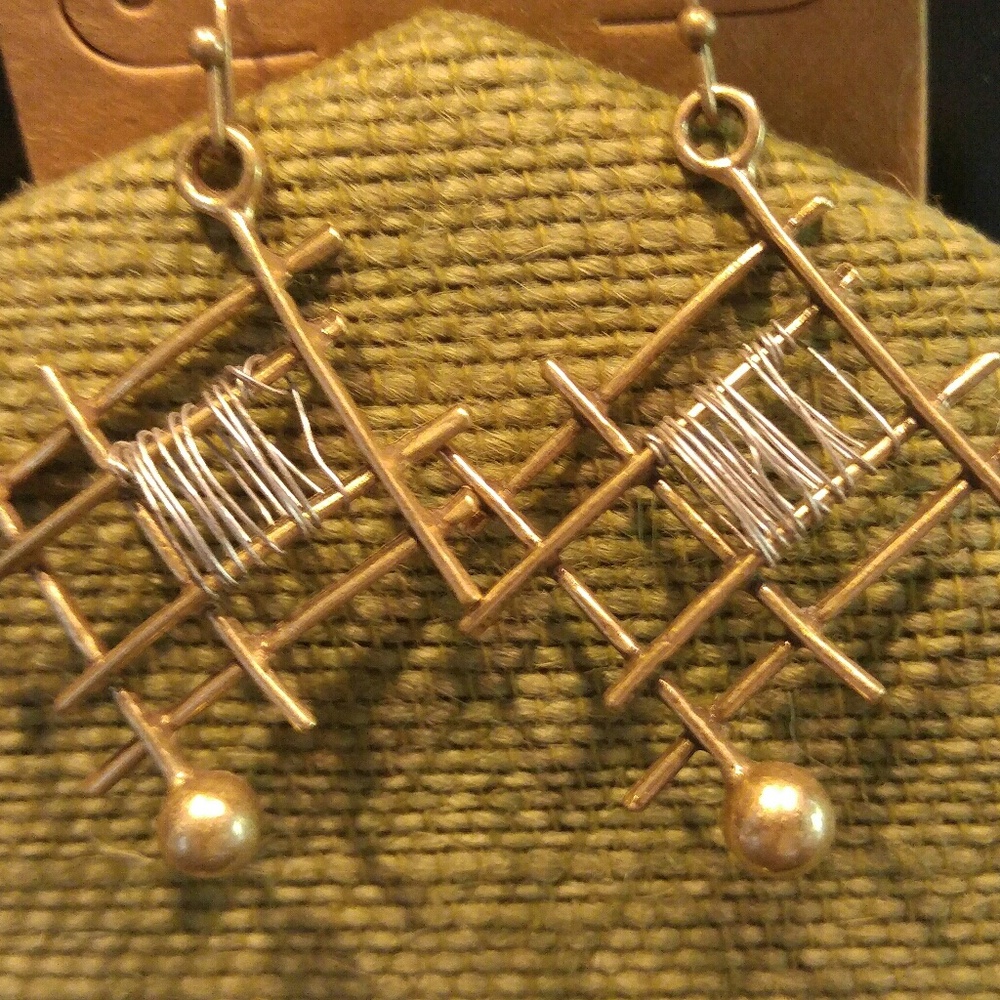 OUI dangle earrings, 2 tone, urban art