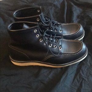 Men’s Red Wing Boots size 9 Classic Moc