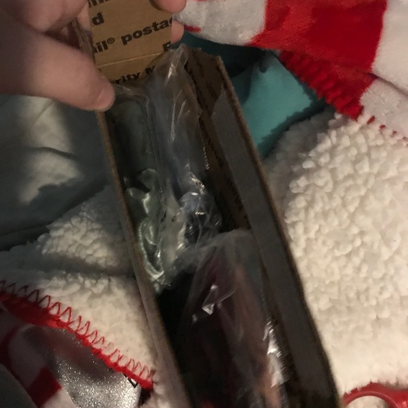 Trade - Picture 2 of 5