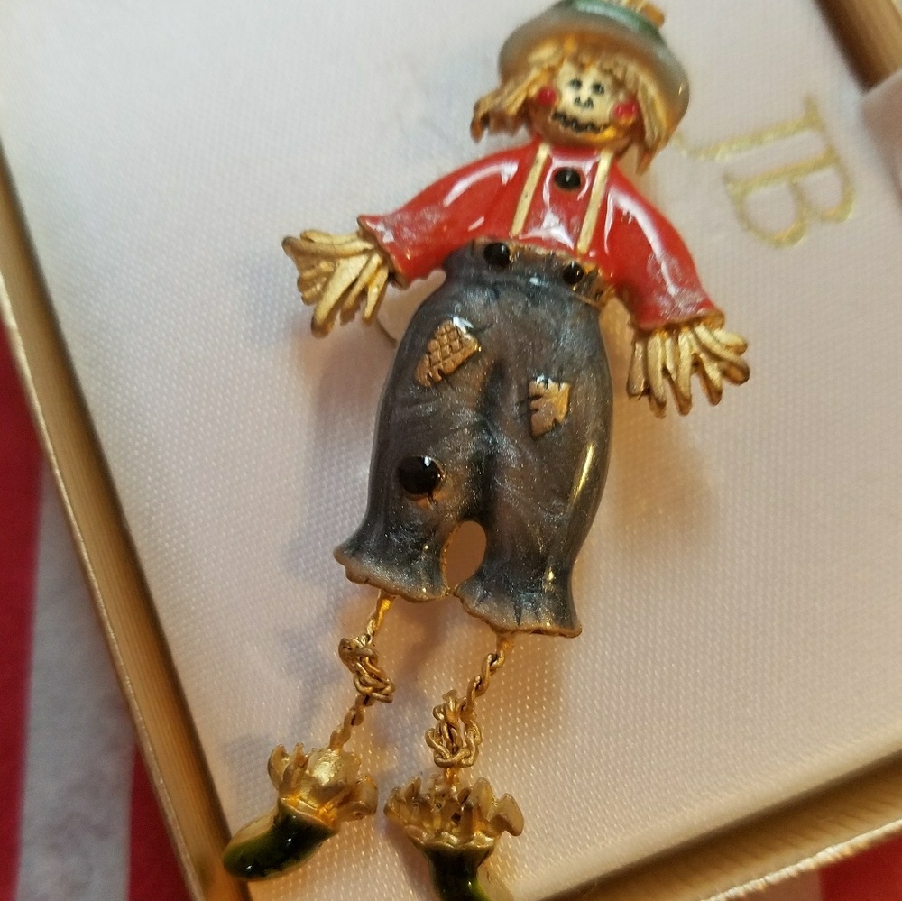 Scarecrow Pin
