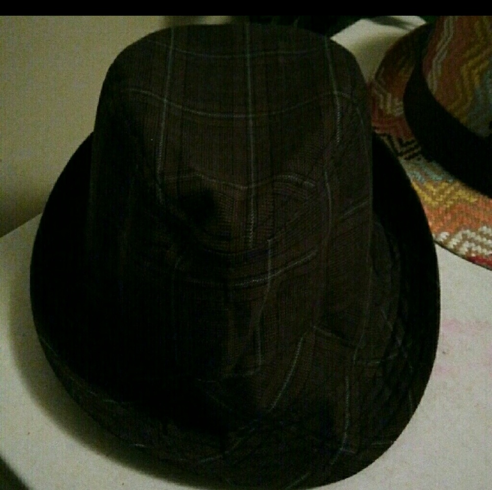 BROWN FEDORA HAT