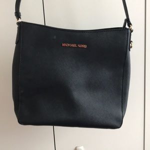 Excellent conditioned purse!