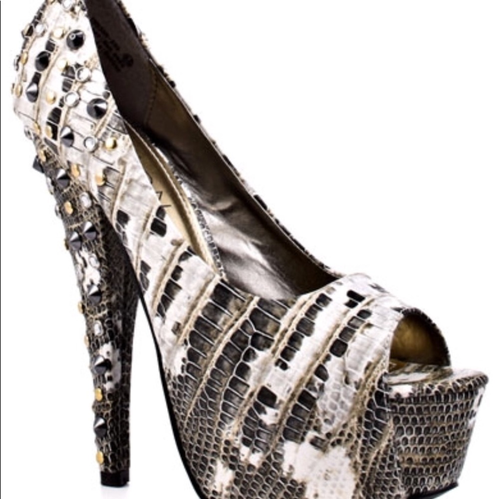 Chandanie Studded-Cream Dereon