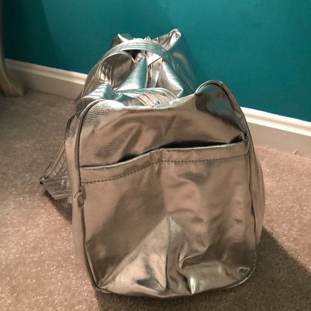 Koala Kanvas Small Duffle in Jet Engine Silver - Picture 5 of 6