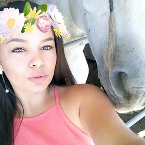 Meet your Posher, Elizabeth