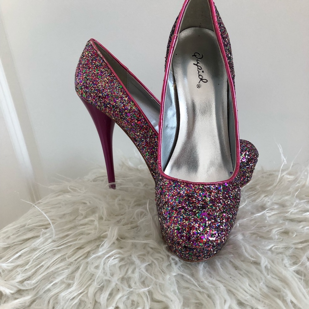 Shoes - Picture 2 of 3