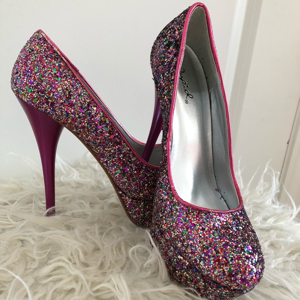 Shoes - Picture 3 of 3
