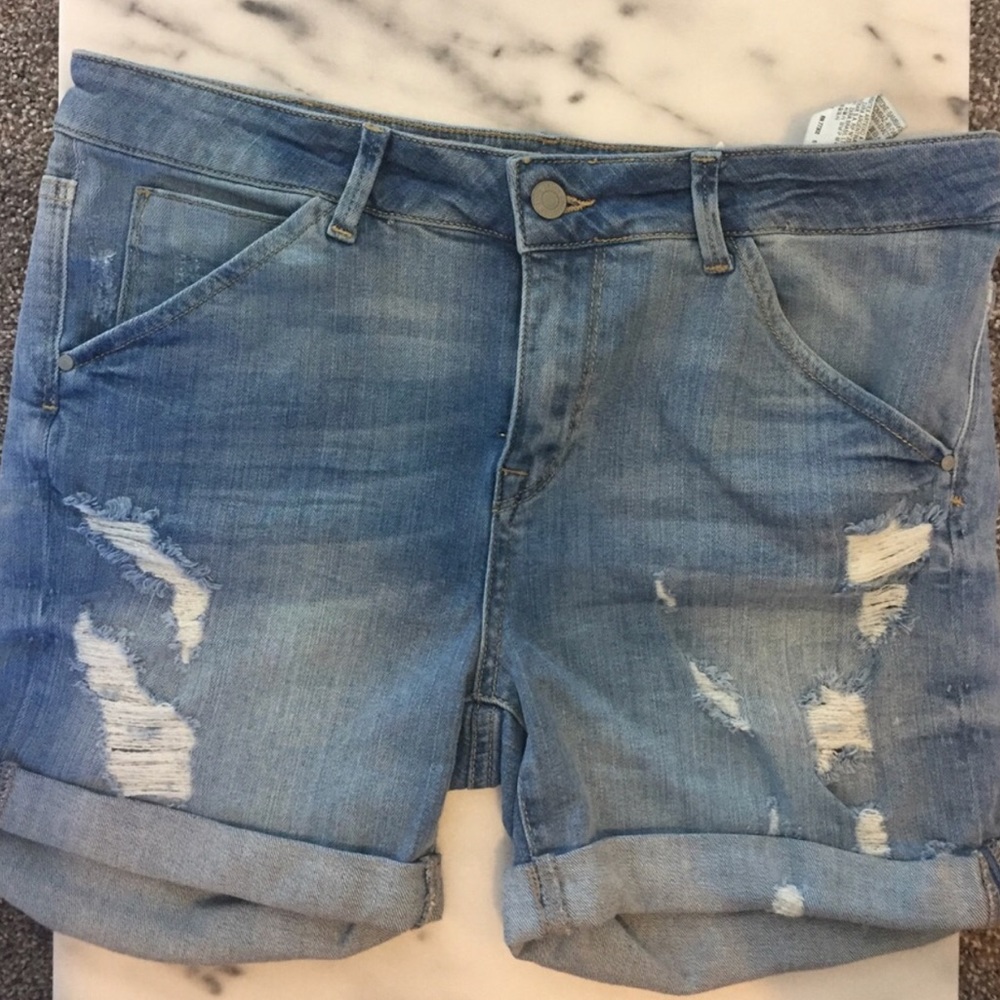 Zara Ripped denim shorts