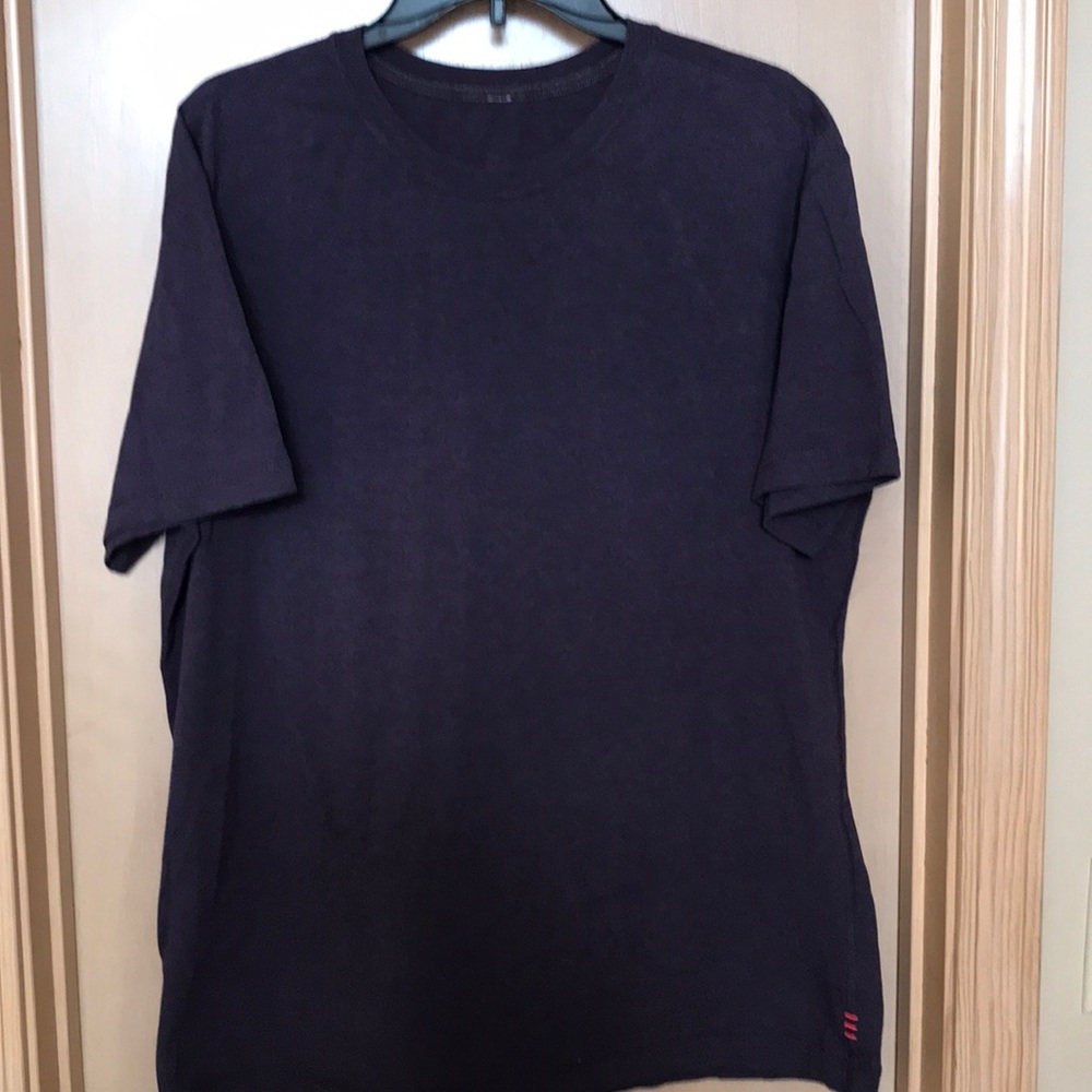 Men’s Lulu tee