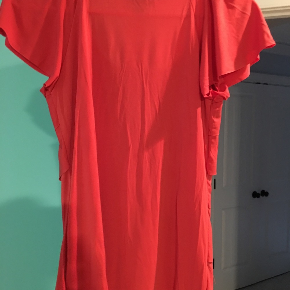 Ruffled front - Picture 2 of 2