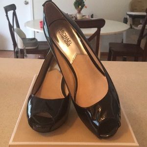 Michael Kors flex open toe pump