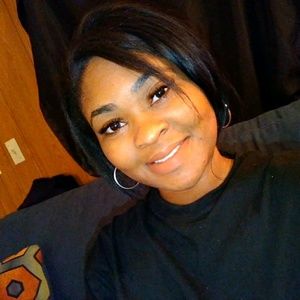 Meet your Posher, Brittney