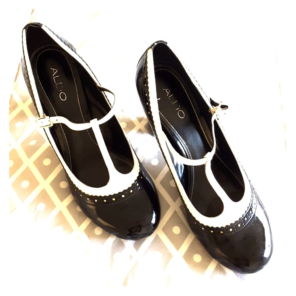 ALDO Vintage T-Straps