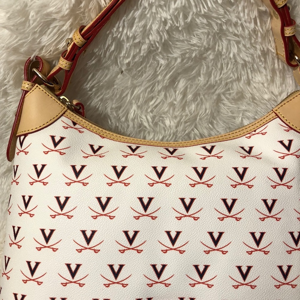 Gorgeous Dooney & Bourke UVA Crossbody Purse - Picture 3 of 8