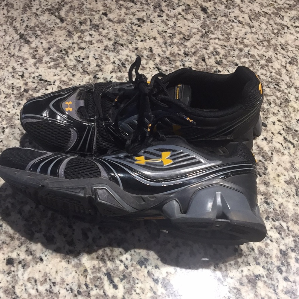 Under Armour size 13 black shoes