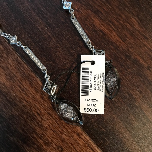 NWT WHBM PEARL CRYSTAL NET DROP LARIAT NECKLACE - Picture 2 of 7