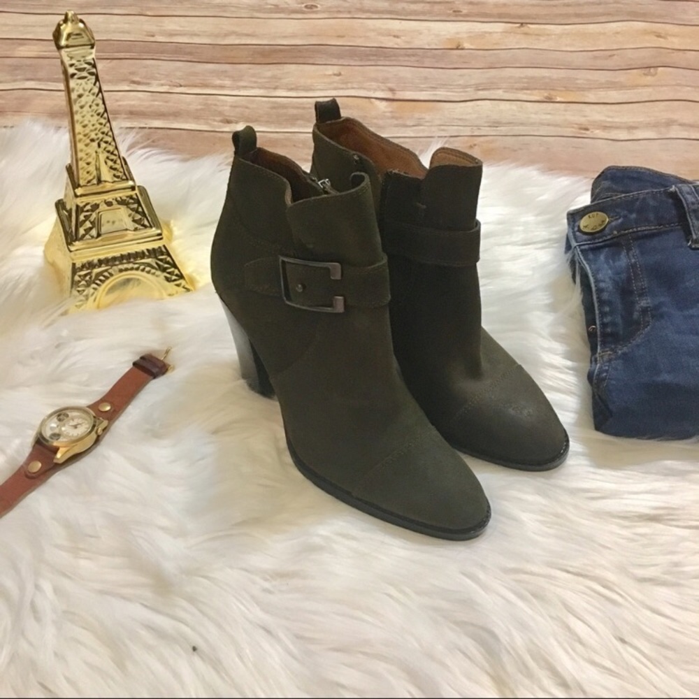 {Donald J Pliner} NWOT "Sage" leather booties