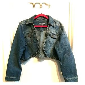 ✨🌟 Denim bolero shug jacket with metal accents🌟✨