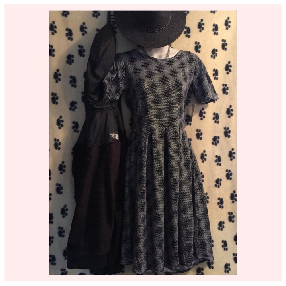 🖤LULAROE🖤 Amelia Dress
