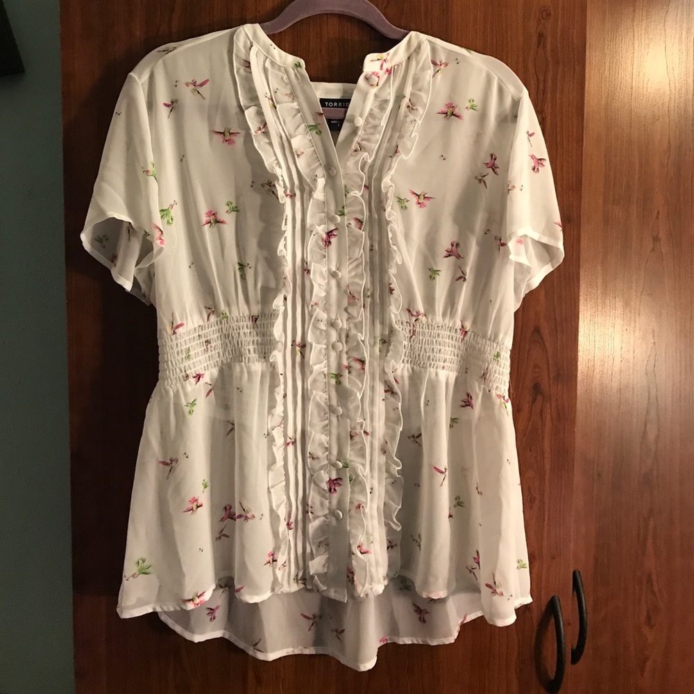 Beautiful white hummingbird top.