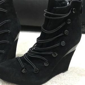 Black Suede Wedge heels-Great Details!!