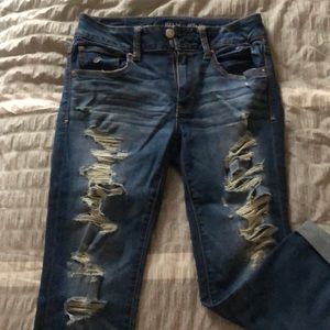 Cropped & ripped jeans