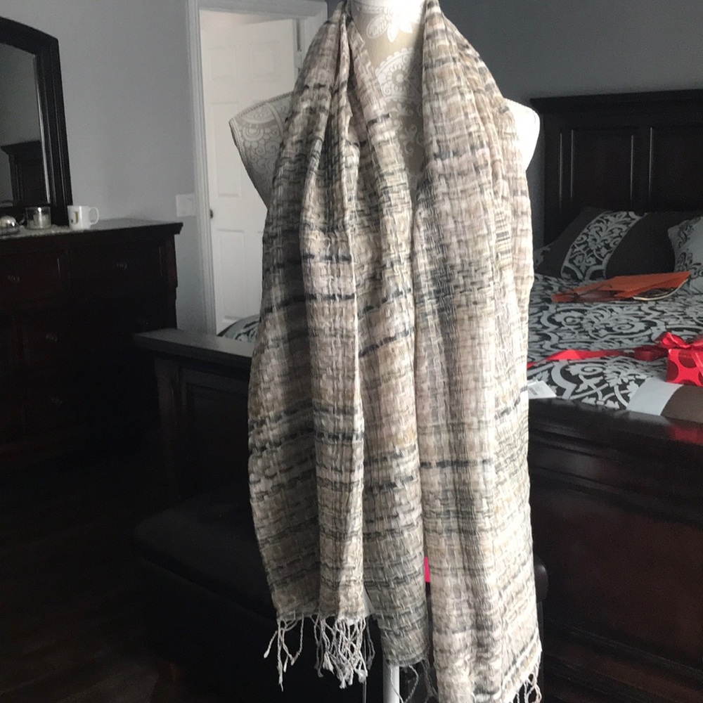 BCBG scarf 🧣