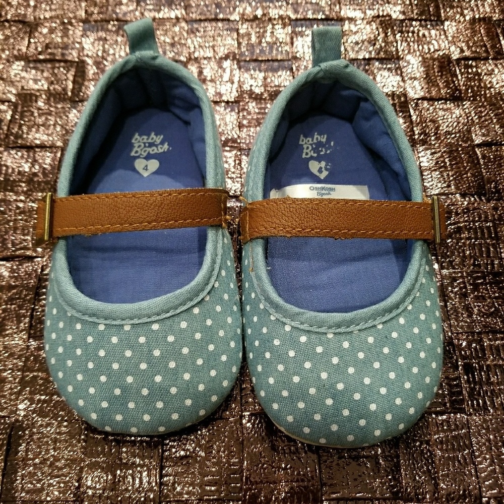 Brand New OshKosh B'gosh Polka Dot Crib Shoes
