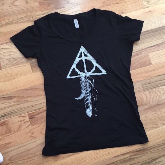 Tops - Black tribal tee