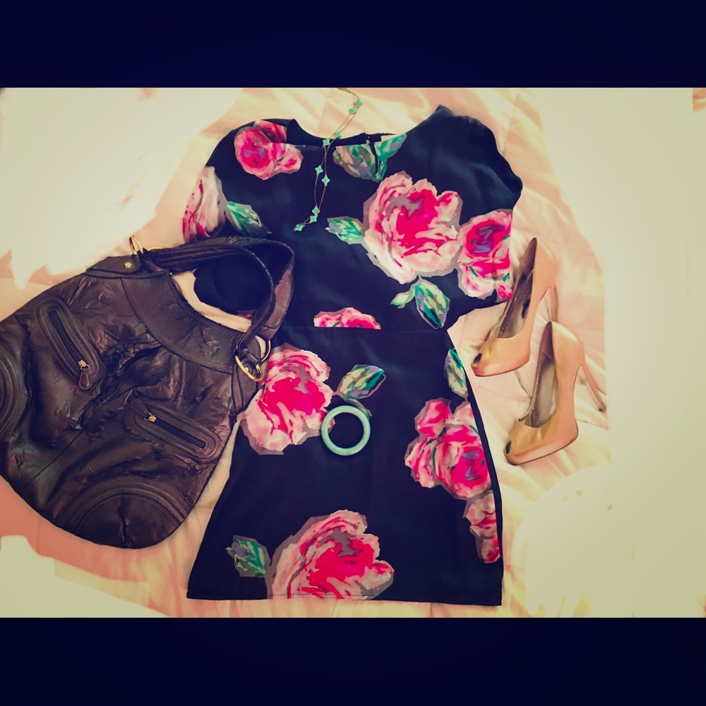Backless and Sleeveless Silk flower dress