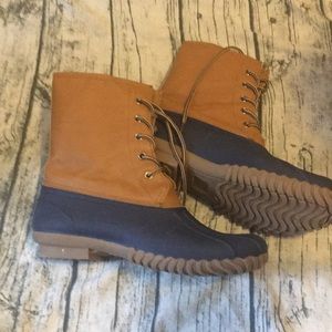 Duck boots