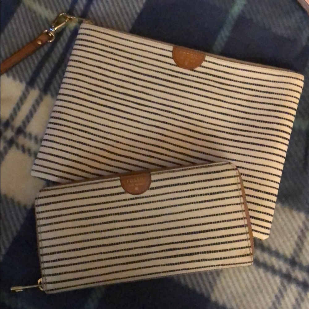 Fossil wallet ONLY. Wristlet sold already!