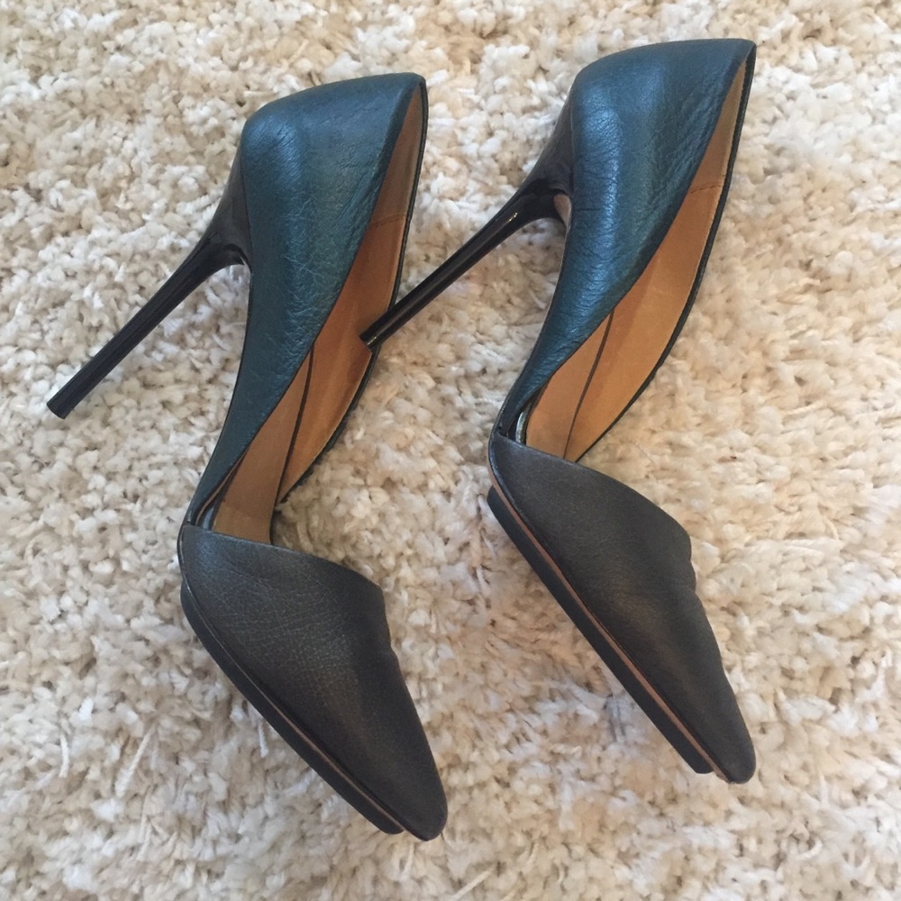 😍L.A.M.B Heels size 8