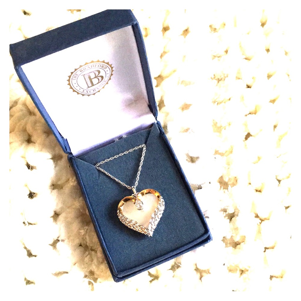 🌿 Angel wings necklace