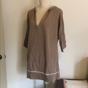 Soft surrounding 3/4 sleeve tunic sweatshirt