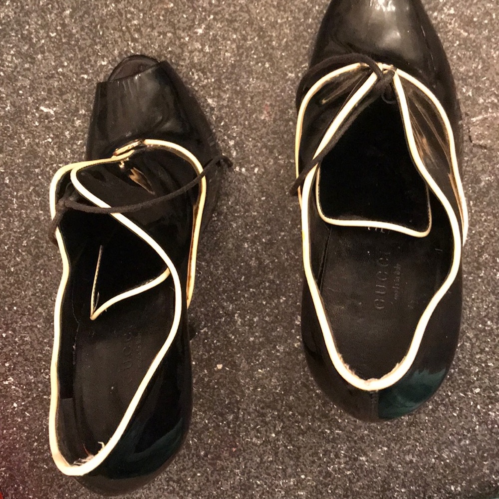 Gucci patten leather pumps