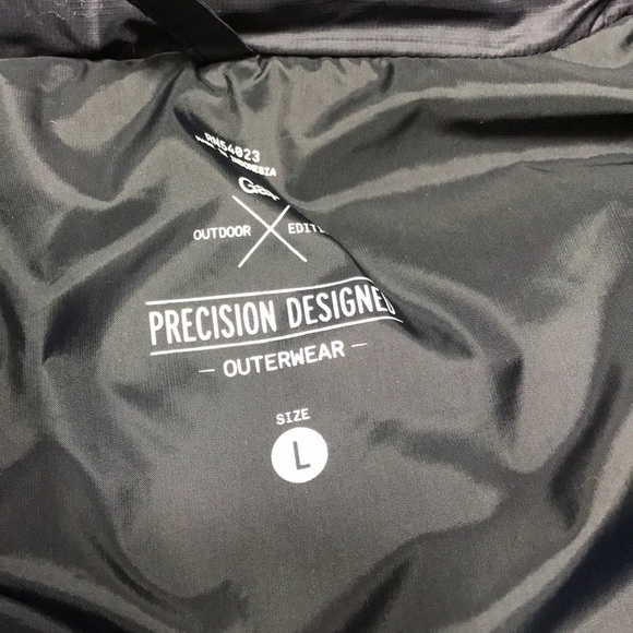 Men's Gap Navy Puffer Vest - Picture 2 of 5