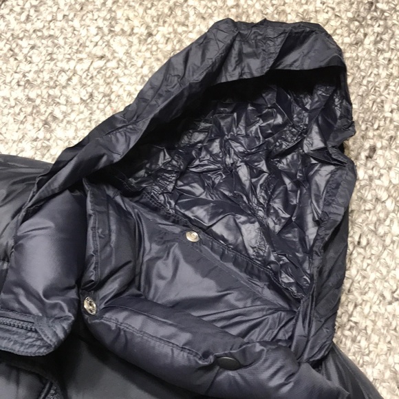 Men's Gap Navy Puffer Vest - Picture 5 of 5