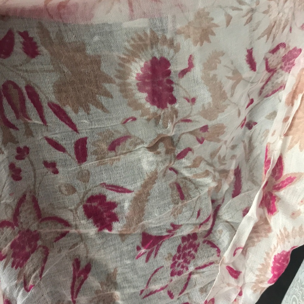 Spring pattern scarf - Picture 2 of 3