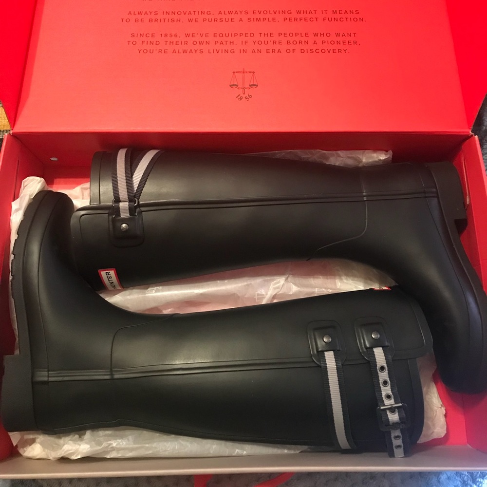 SOLD!!!! NEW HUNTER BOOTS!!!!!! - Picture 2 of 7