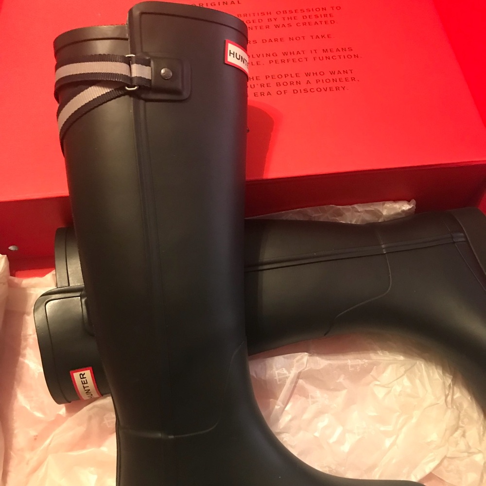 SOLD!!!! NEW HUNTER BOOTS!!!!!! - Picture 5 of 7