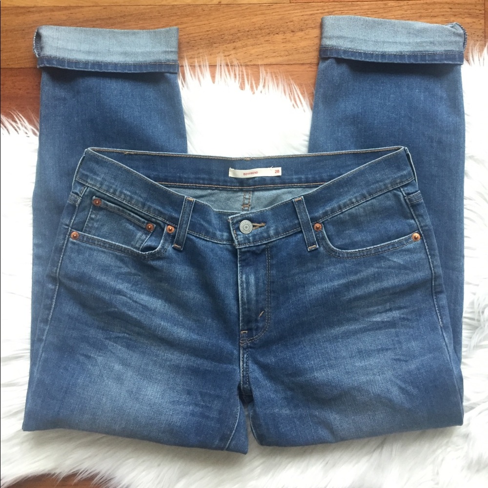 Levi Strauss & Co. size 28