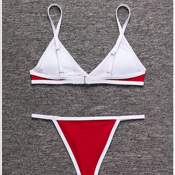 Red string bikini - Picture 2 of 3