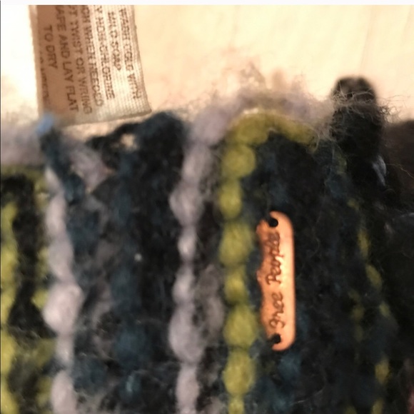 Large cozy knit free people multicolored scarf - Picture 4 of 5