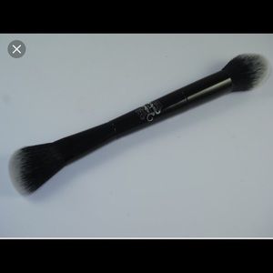Kat Von D contour brush