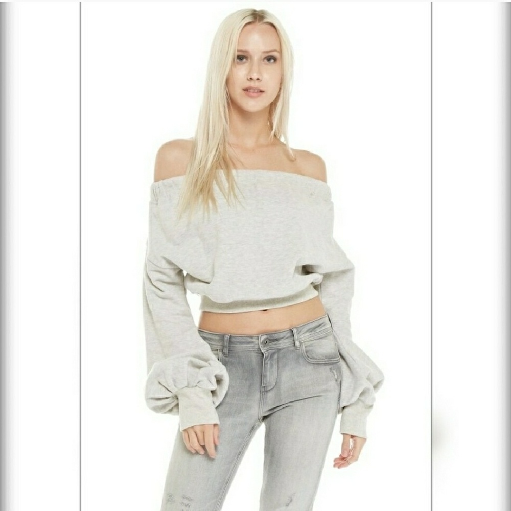 🆕 Gray Off Shoulder Sweatshirt 😍