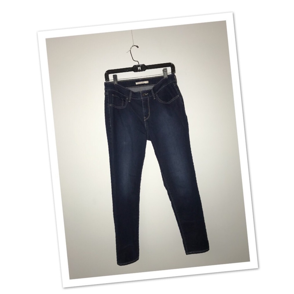 LEVI’s 811 Curvy Skinny Waist 30