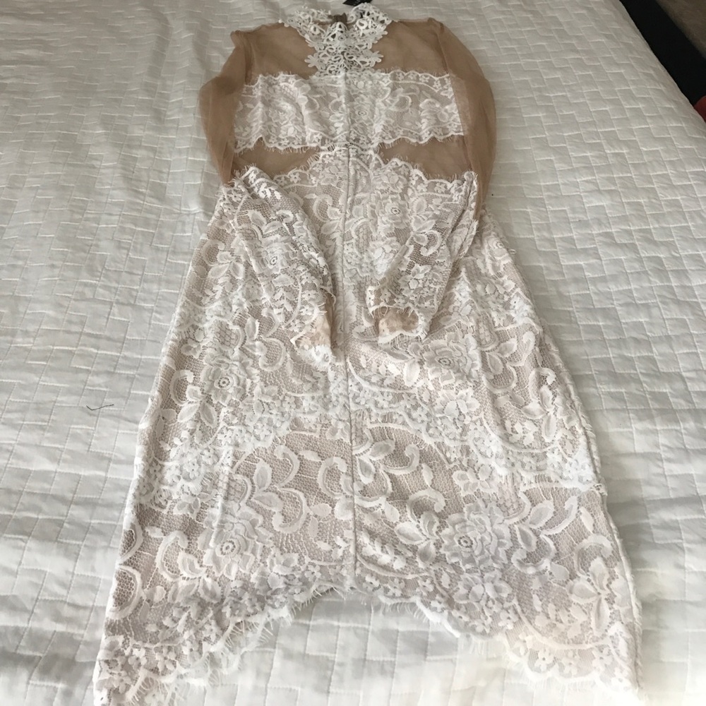 Lace dress! 🌼
