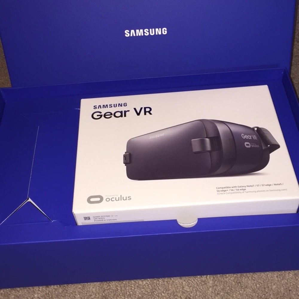 Samsung virtual reality headset